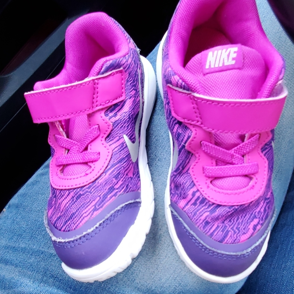 Nike toddler size 10